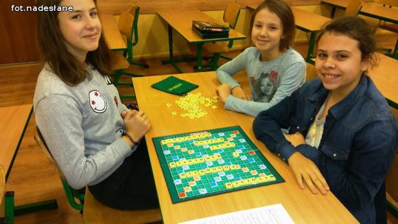 Kółko Scrabble Koło Szyn świątecznie