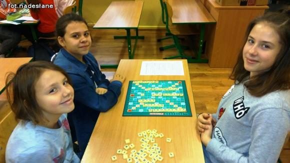 Kółko Scrabble Koło Szyn świątecznie