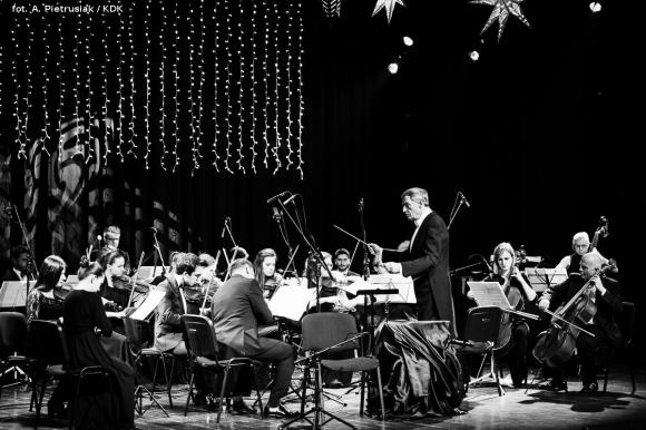 Początek jubileuszowego roku w domu kultury pod magiczną i pełną humoru batutą