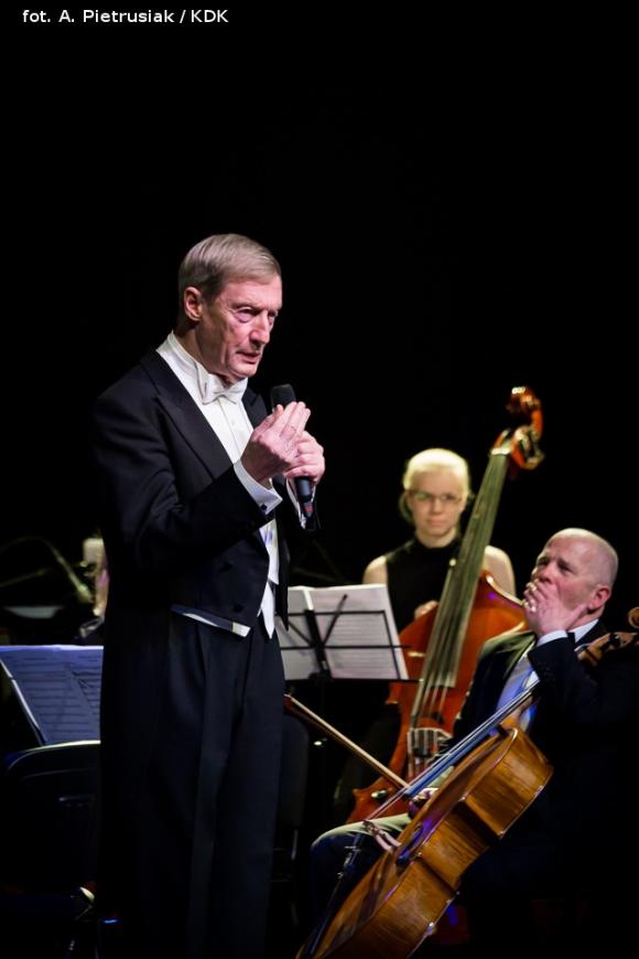 Początek jubileuszowego roku w domu kultury pod magiczną i pełną humoru batutą