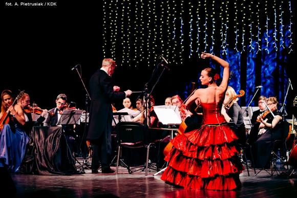 Początek jubileuszowego roku w domu kultury pod magiczną i pełną humoru batutą