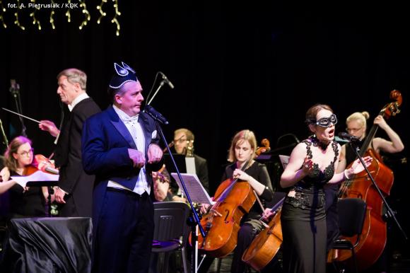 Początek jubileuszowego roku w domu kultury pod magiczną i pełną humoru batutą