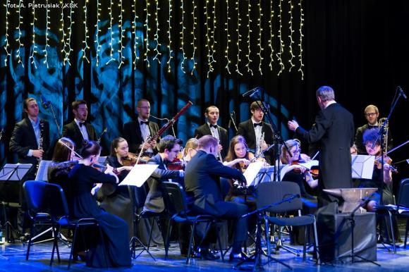 Początek jubileuszowego roku w domu kultury pod magiczną i pełną humoru batutą