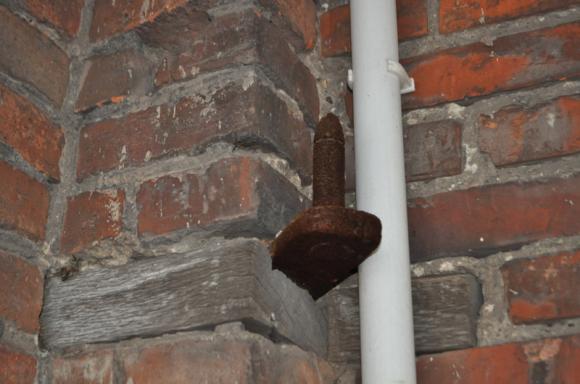 Świadek czasu, światło prawdy/Było i nie minie. Koszary na Bema