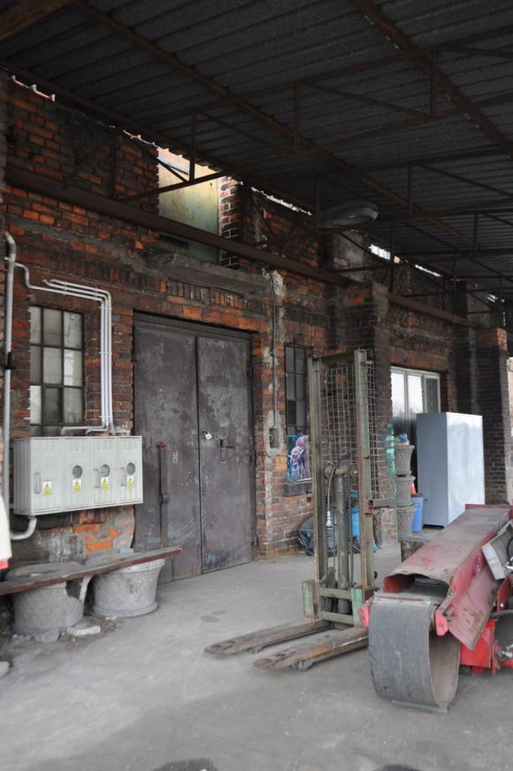 Świadek czasu, światło prawdy/Było i nie minie. Koszary na Bema