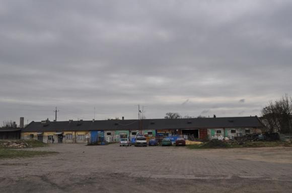 Świadek czasu, światło prawdy/Było i nie minie. Koszary na Bema