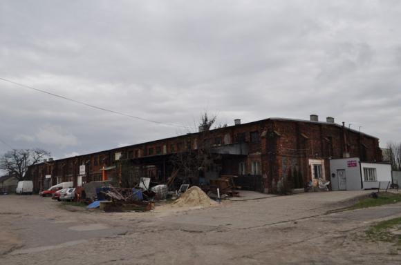 Świadek czasu, światło prawdy/Było i nie minie. Koszary na Bema