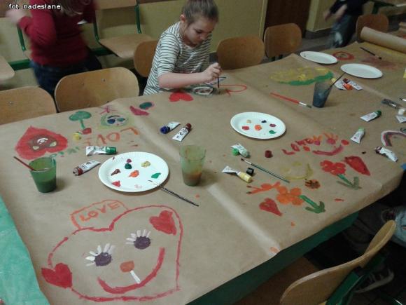 Nocne gry i zabawy uczniów w Szkole Podstawowej Nr 6