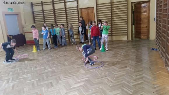 Nocne gry i zabawy uczniów w Szkole Podstawowej Nr 6