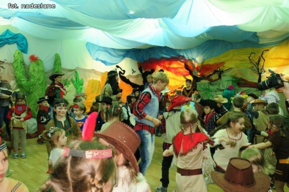 Bal karnawałowy Na dzikim zachodzie