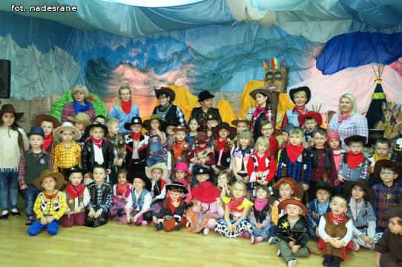 Bal karnawałowy Na dzikim zachodzie