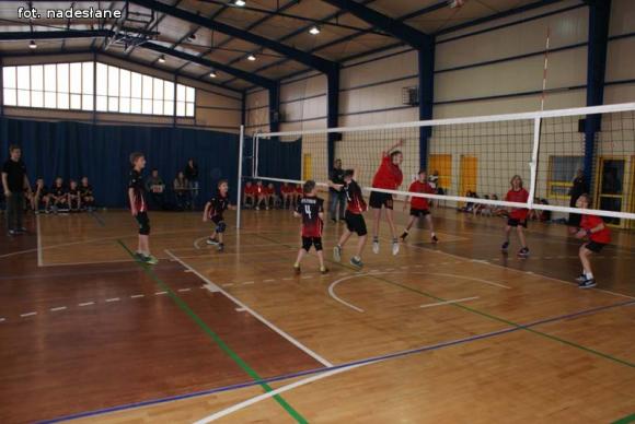 Mistrzostwa Powiatu w mini piłce siatkowej chłopców i dziewcząt