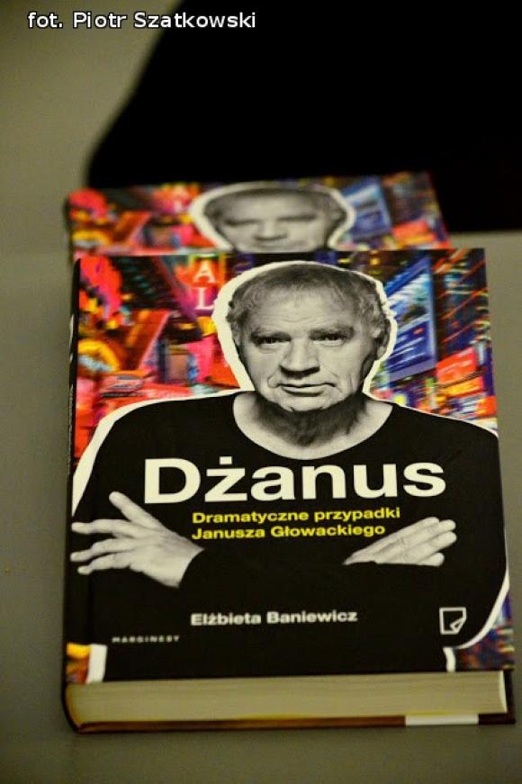 Zjawisko światowej kultury, niewinna dziewczynka z maską cynizmu czyli Janusz Głowacki w Kutnie