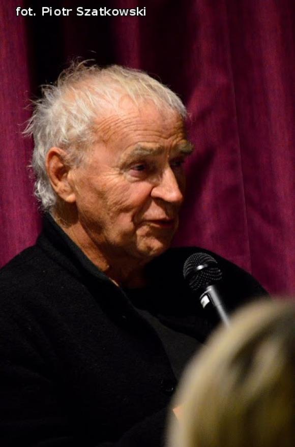 Zjawisko światowej kultury, niewinna dziewczynka z maską cynizmu czyli Janusz Głowacki w Kutnie