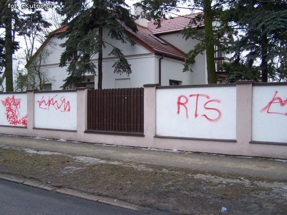 Miejskie obrazki. Po sobotnim melanżu?