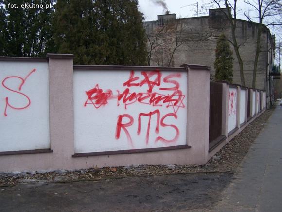 Miejskie obrazki. Po sobotnim melanżu?