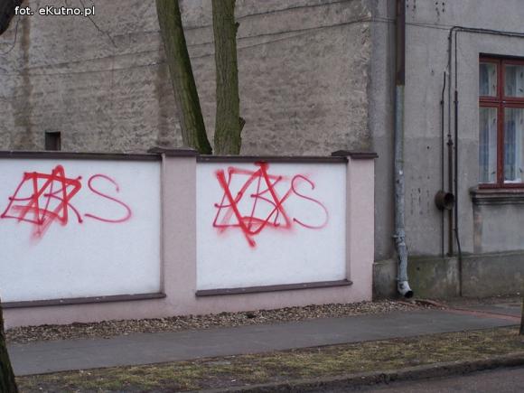 Miejskie obrazki. Po sobotnim melanżu?