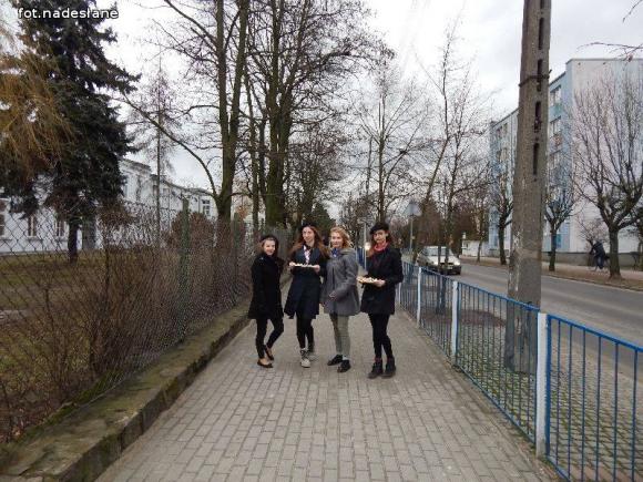 Festiwal Frankofonii w Kutnie. Kunszt kelnerski podczas francuskiej kolacji