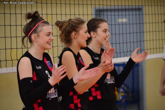 Siatkówka i dziewczyny - radość i sukces