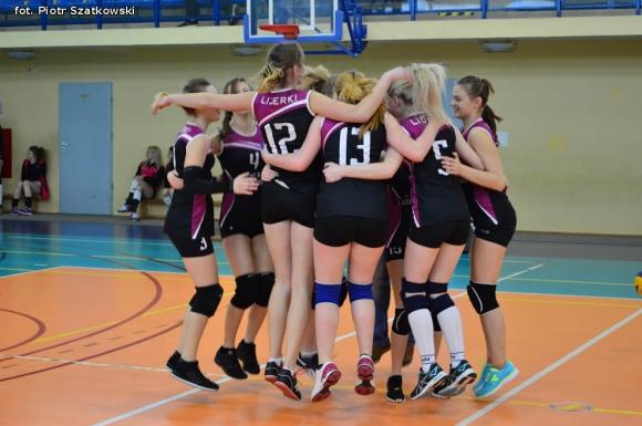 Siatkówka i dziewczyny - radość i sukces