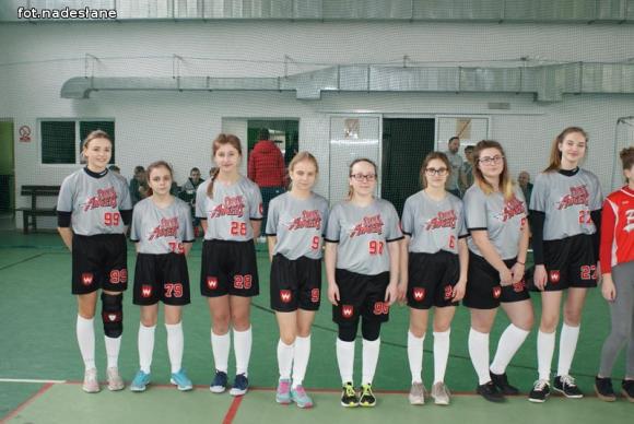 Softballistki z Kutna wygrały halowy turniej w Krośniewicach