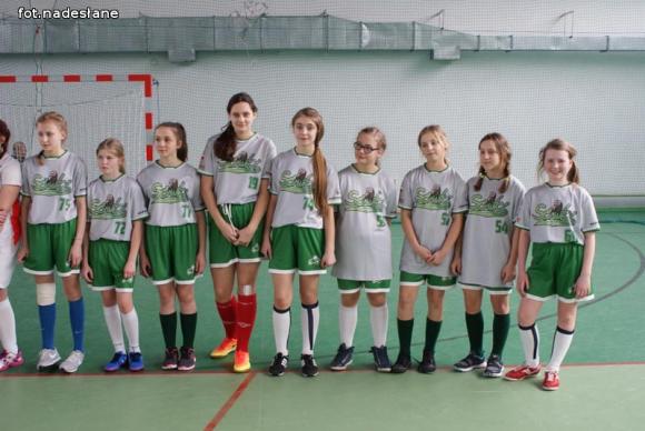 Softballistki z Kutna wygrały halowy turniej w Krośniewicach