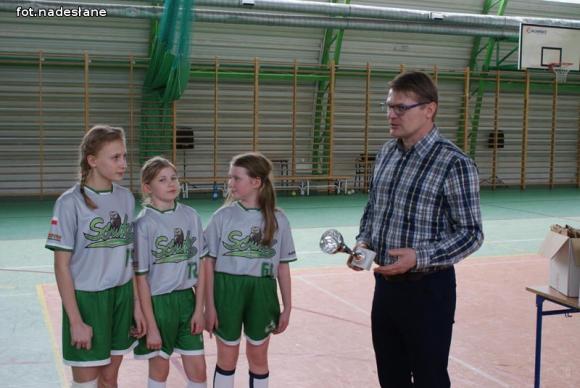 Softballistki z Kutna wygrały halowy turniej w Krośniewicach