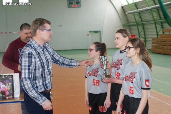 Softballistki z Kutna wygrały halowy turniej w Krośniewicach