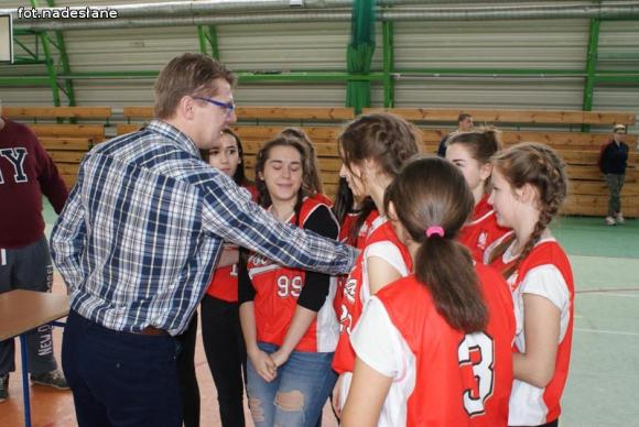 Softballistki z Kutna wygrały halowy turniej w Krośniewicach