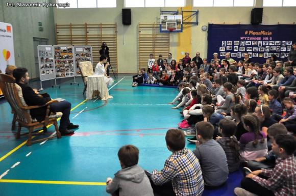 Niecodzienne spotkanie z Magdaleną Kumorek w Szkole Podstawowej nr 6