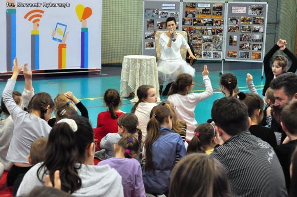 Niecodzienne spotkanie z Magdaleną Kumorek w Szkole Podstawowej nr 6