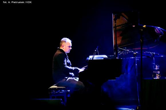 Recital Janusza Radka. Serce głowie niech rozkazuje, gdy się sercu bardzo, bardzo chce