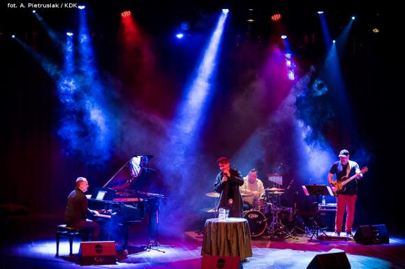 Recital Janusza Radka. Serce głowie niech rozkazuje, gdy się sercu bardzo, bardzo chce