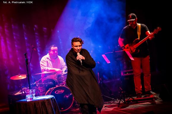 Recital Janusza Radka. Serce głowie niech rozkazuje, gdy się sercu bardzo, bardzo chce