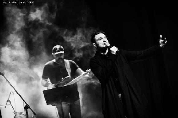 Recital Janusza Radka. Serce głowie niech rozkazuje, gdy się sercu bardzo, bardzo chce