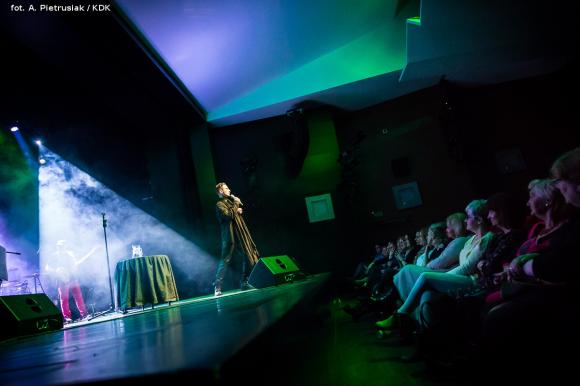 Recital Janusza Radka. Serce głowie niech rozkazuje, gdy się sercu bardzo, bardzo chce