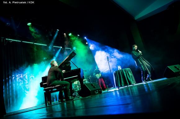 Recital Janusza Radka. Serce głowie niech rozkazuje, gdy się sercu bardzo, bardzo chce