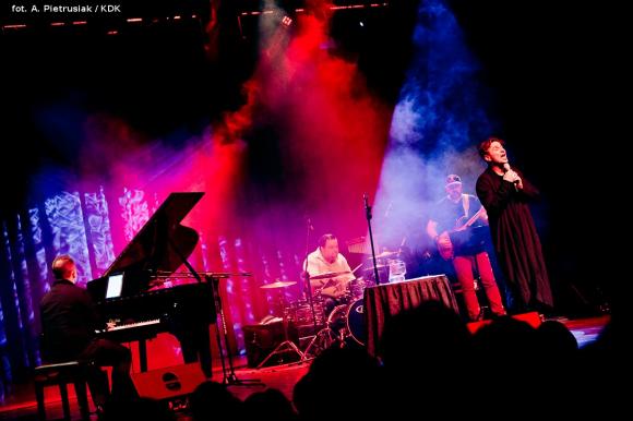 Recital Janusza Radka. Serce głowie niech rozkazuje, gdy się sercu bardzo, bardzo chce