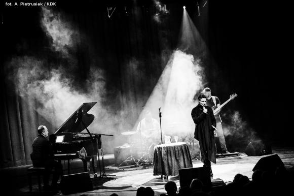 Recital Janusza Radka. Serce głowie niech rozkazuje, gdy się sercu bardzo, bardzo chce