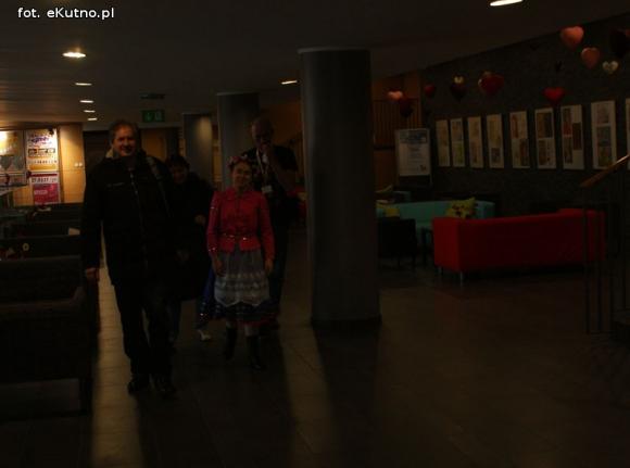  Nie bądź dzikiem, podziel się z Oliwią szpikiem