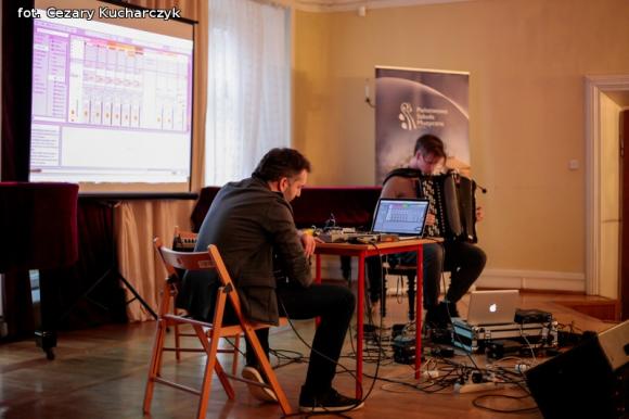 Za nami warsztaty z Backspace, a jutro budowanie instrumentów i koncert