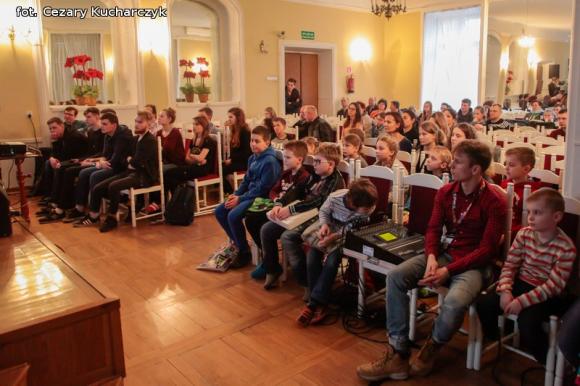 Za nami warsztaty z Backspace, a jutro budowanie instrumentów i koncert