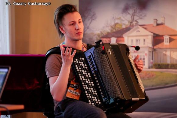 Za nami warsztaty z Backspace, a jutro budowanie instrumentów i koncert