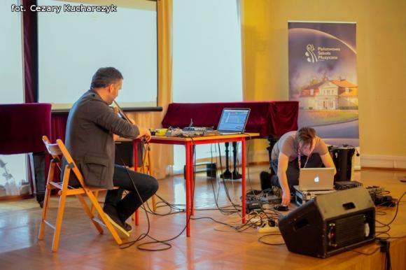 Za nami warsztaty z Backspace, a jutro budowanie instrumentów i koncert