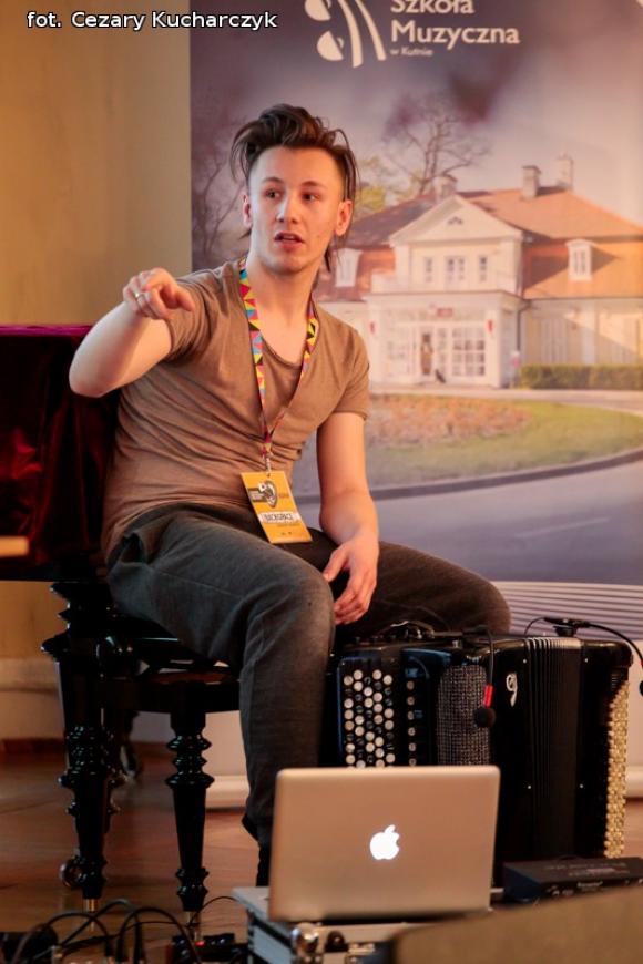 Za nami warsztaty z Backspace, a jutro budowanie instrumentów i koncert