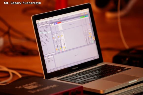 Za nami warsztaty z Backspace, a jutro budowanie instrumentów i koncert