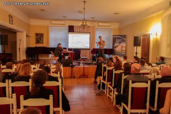 Za nami warsztaty z Backspace, a jutro budowanie instrumentów i koncert