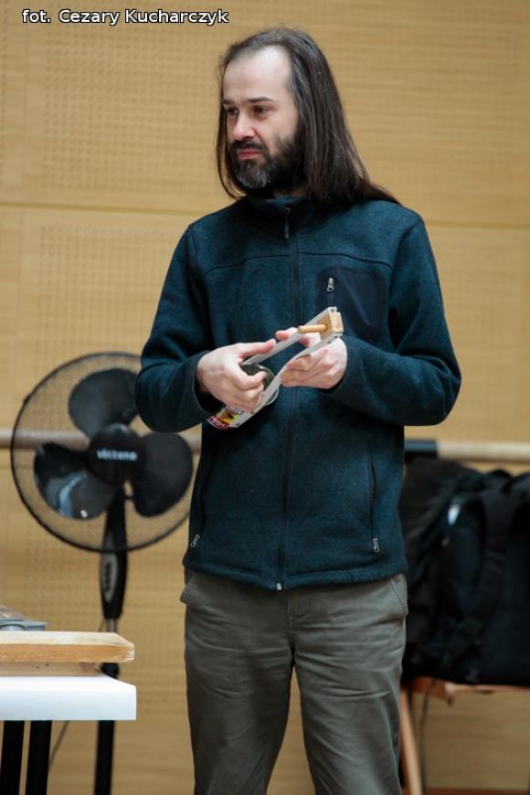 Robili instrumenty w domu kultury