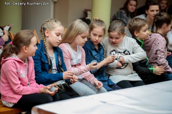 Robili instrumenty w domu kultury