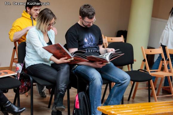 Robili instrumenty w domu kultury